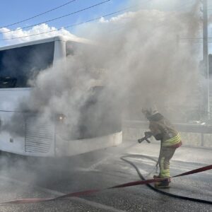 manisada yolcu otobusu alev aldi Hif4HPQj