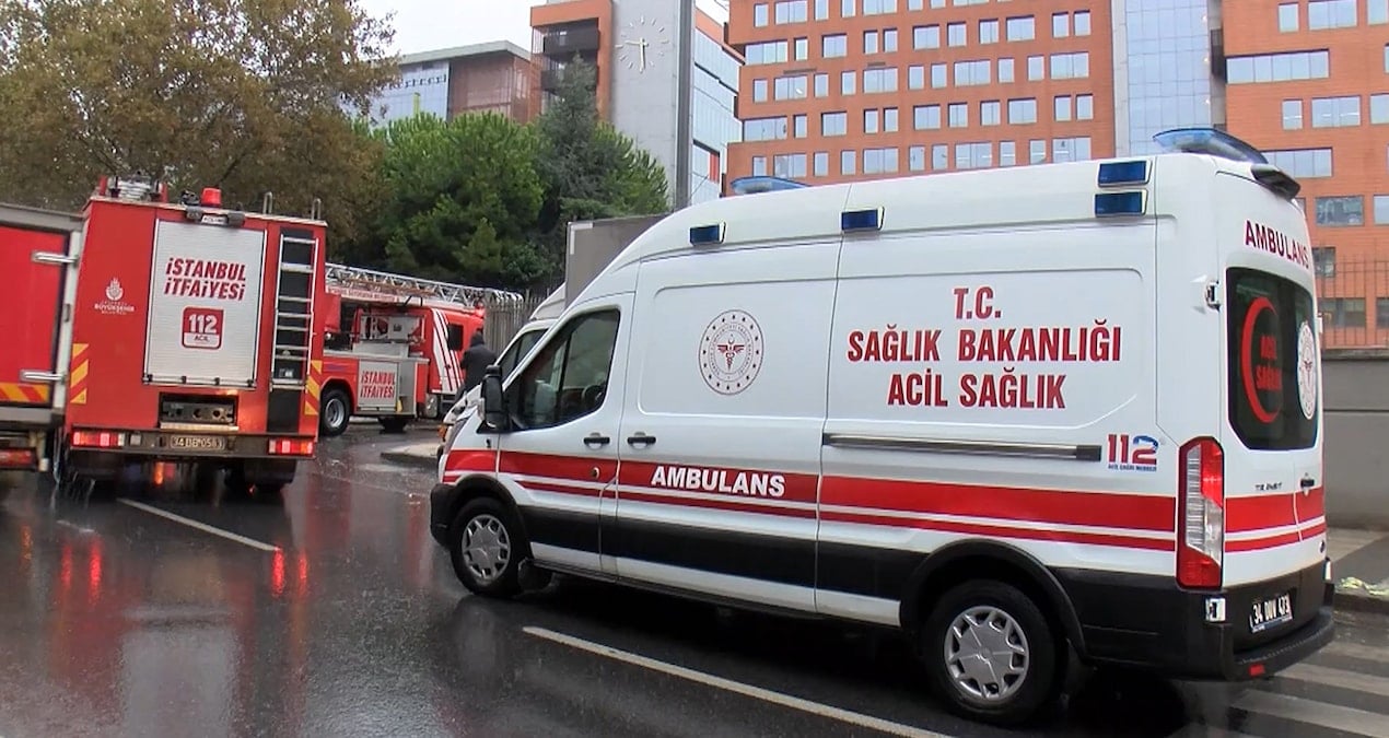 atasehirde universitede yangin ruA7tqGa