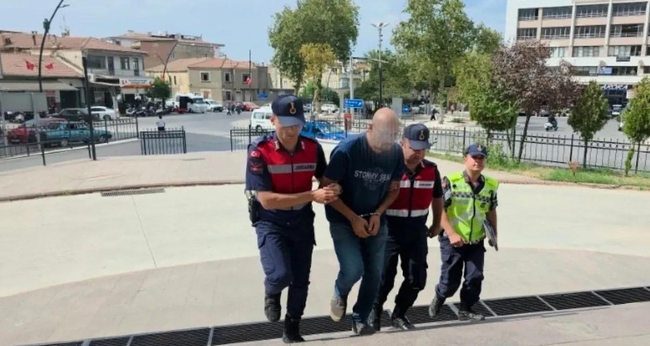 izmirde sahte polis kimligiyle yakalanan belediye calisani serbest birakildi VZUivwVn