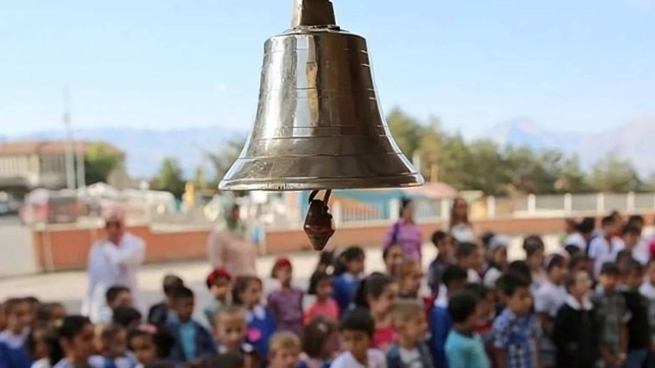 balikesir sindirgi 61 ile sallandi manisada 26 bina hasar aldi 5 ilcede egitime ara verildi xOUH9Ud6.jpg