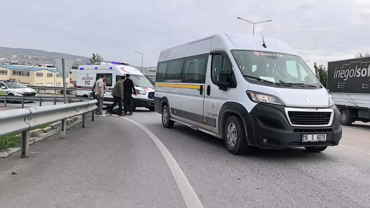 bursada minibus yaya carpti yasli adam agir yarali xml5rmaA.jpg