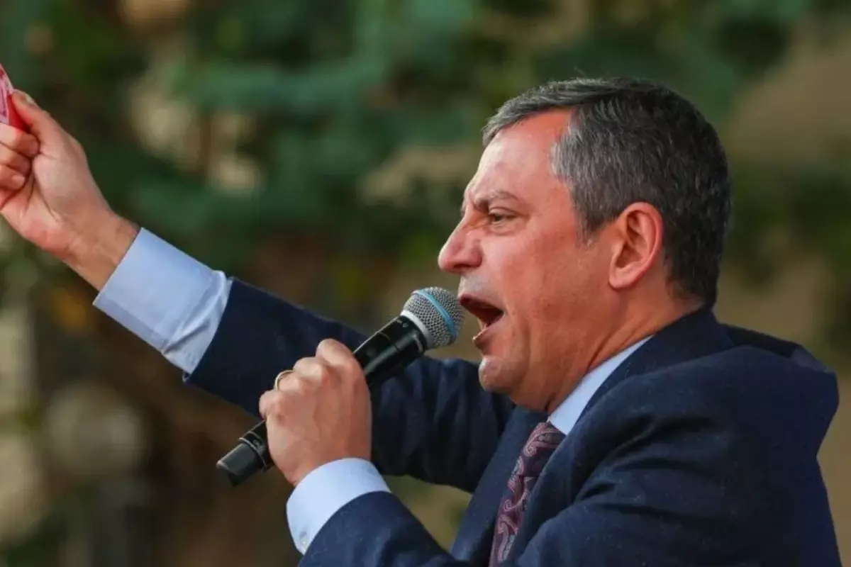 ozgur ozelden surpriz karar gelen haber sonrasi apar topar turkiyeye donuyor C24cFxQb.jpg