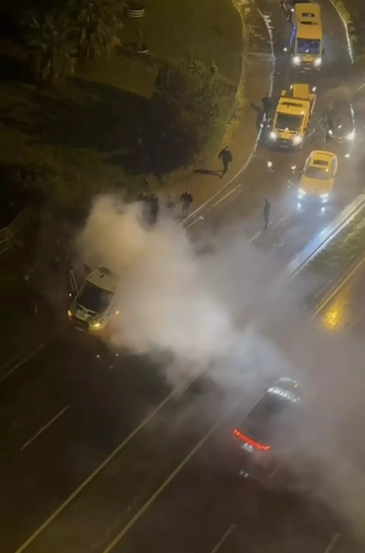 seyyar satici zabita araclarini atese verdi s33X3fYu.jpg