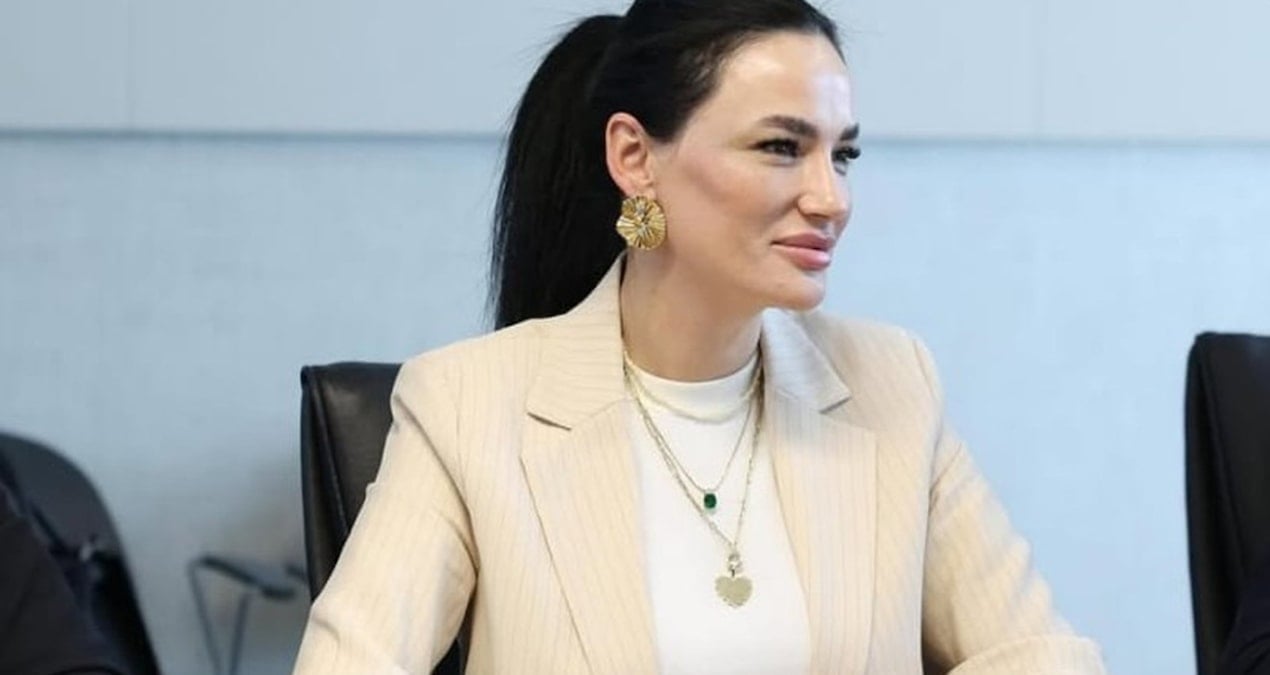 Gazeteci Yelis Ayaz, Vekilin Oğlunu Yazdığı İçin Tutuklandı