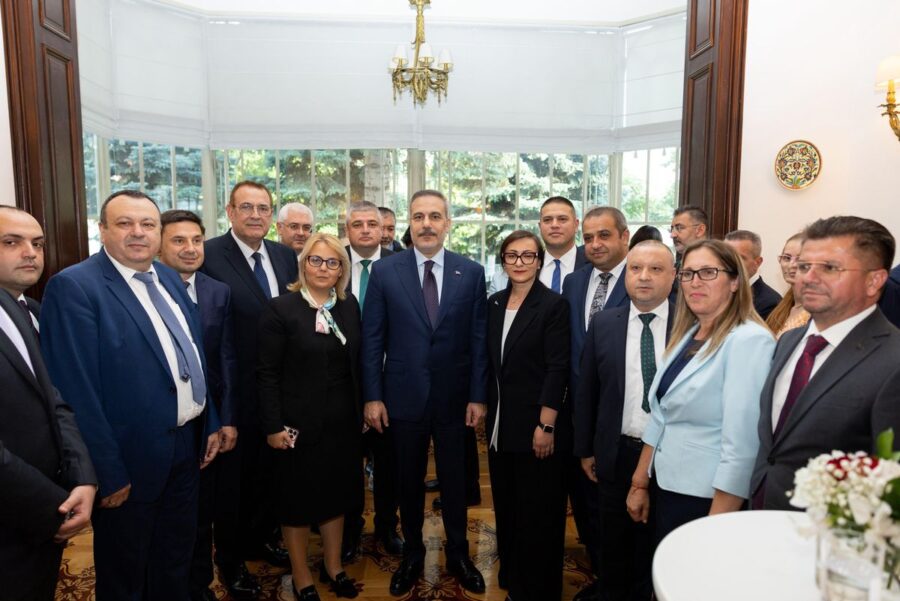 Fidan, Bulgaristan’da Türk Soydaşlarla Buluştu